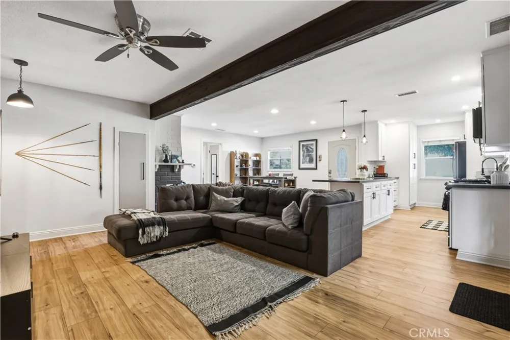 7817 Louise Avenue Northridge, CA 91325