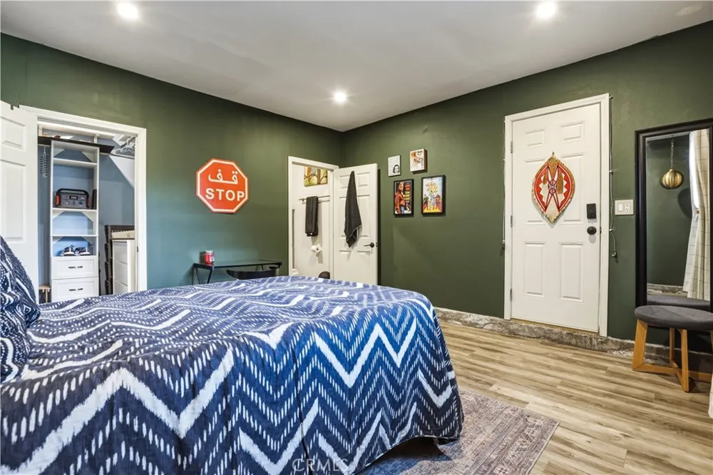 7817 Louise Avenue Northridge, CA 91325