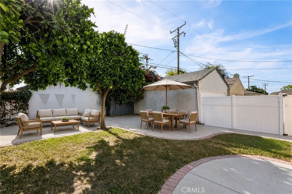 3672 Hackett Long Beach, CA 90808