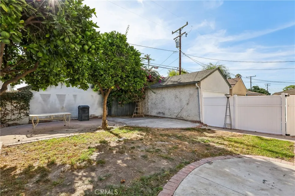 3672 Hackett Long Beach, CA 90808