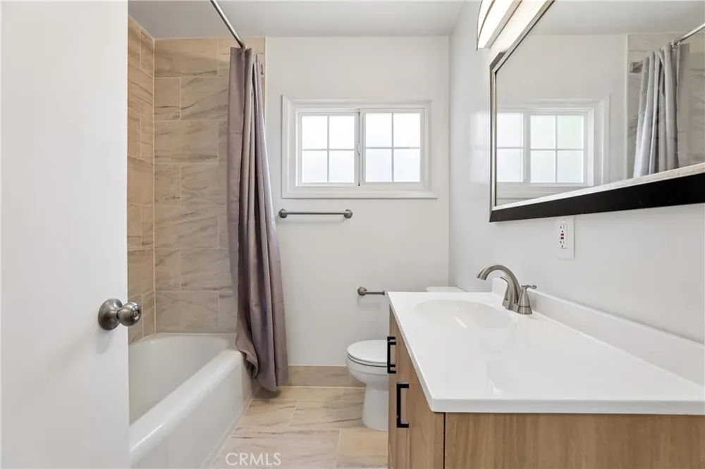 3672 Hackett Long Beach, CA 90808