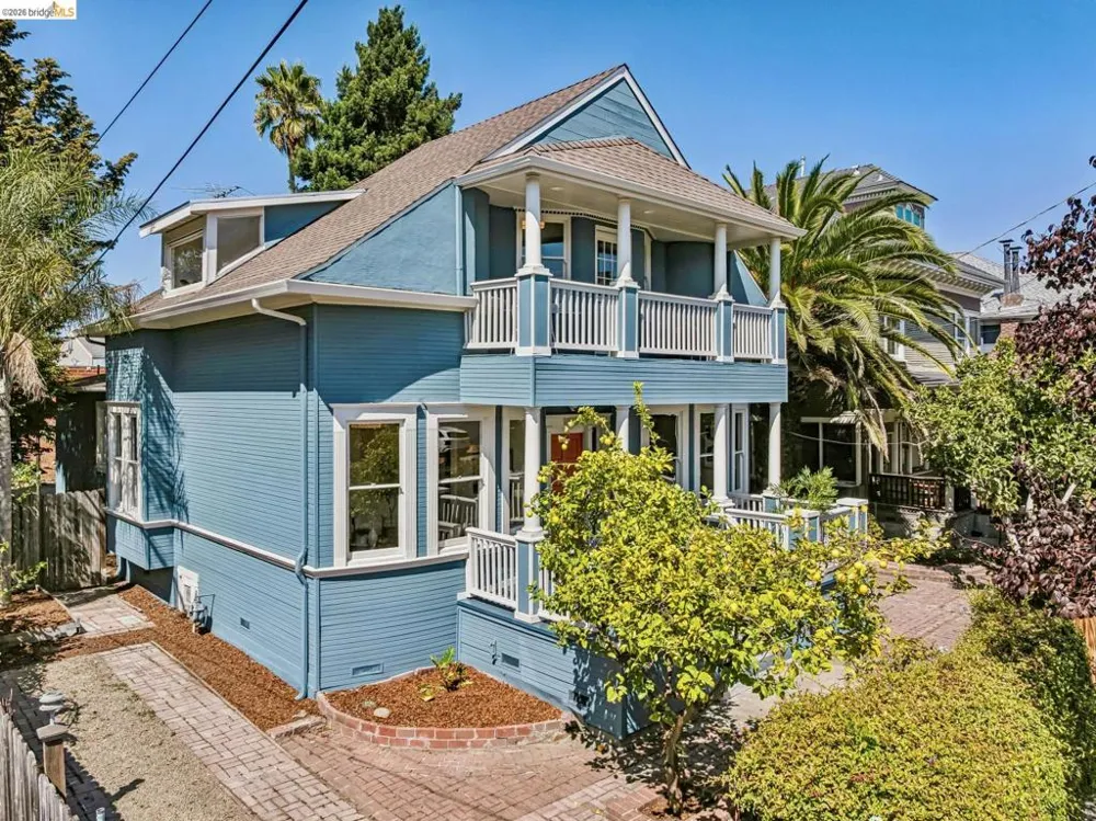 1883 Harmon St Berkeley, CA 94703