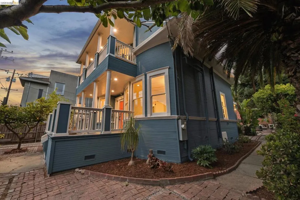 1883 Harmon St Berkeley, CA 94703