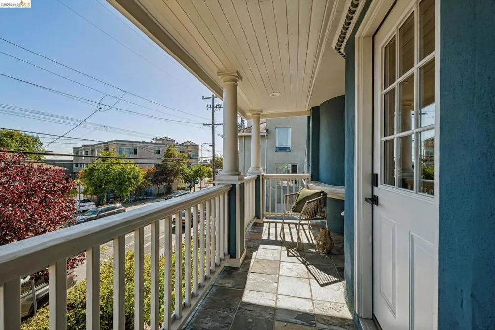 1883 Harmon St Berkeley, CA 94703