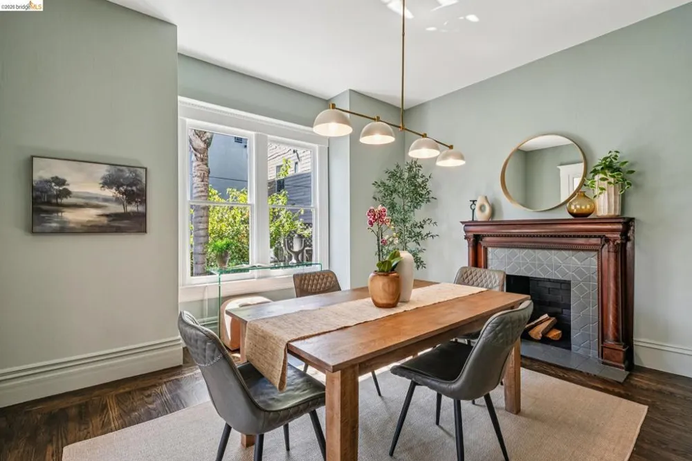 1883 Harmon St Berkeley, CA 94703