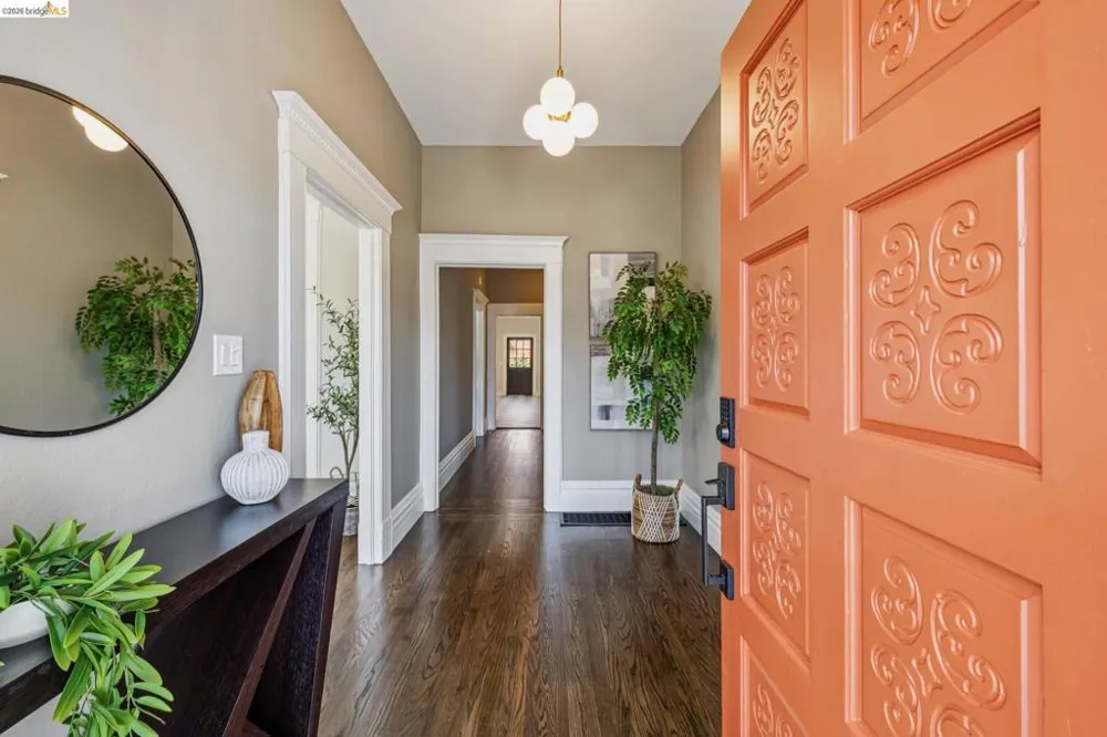 1883 Harmon St Berkeley, CA 94703