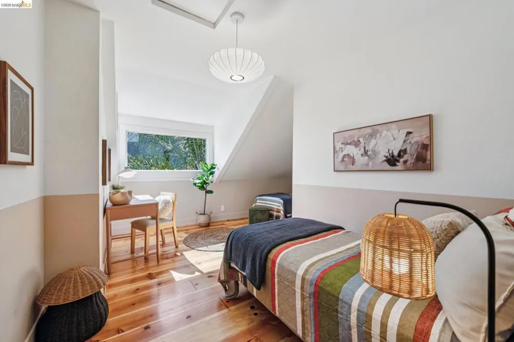 1883 Harmon St Berkeley, CA 94703