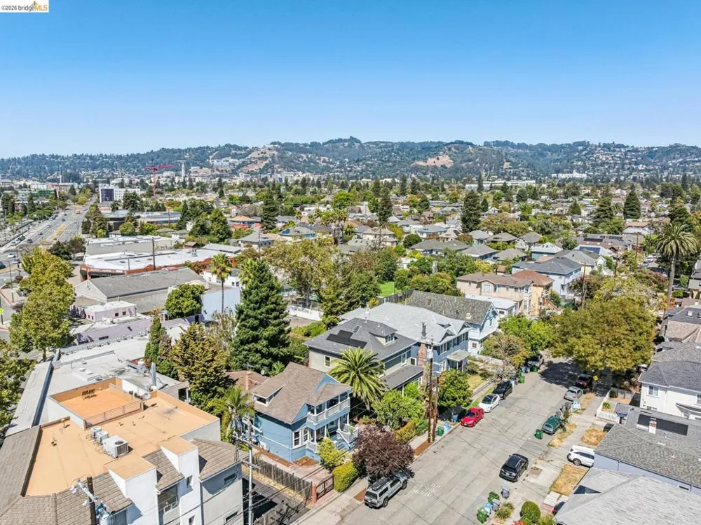1883 Harmon St Berkeley, CA 94703