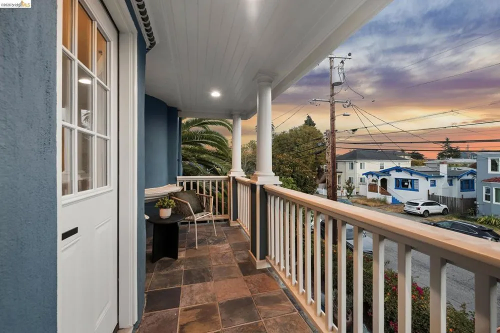 1883 Harmon St Berkeley, CA 94703