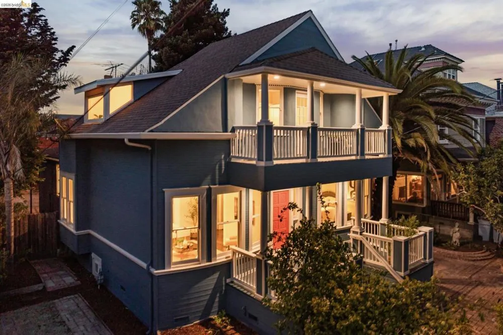 1883 Harmon St Berkeley, CA 94703