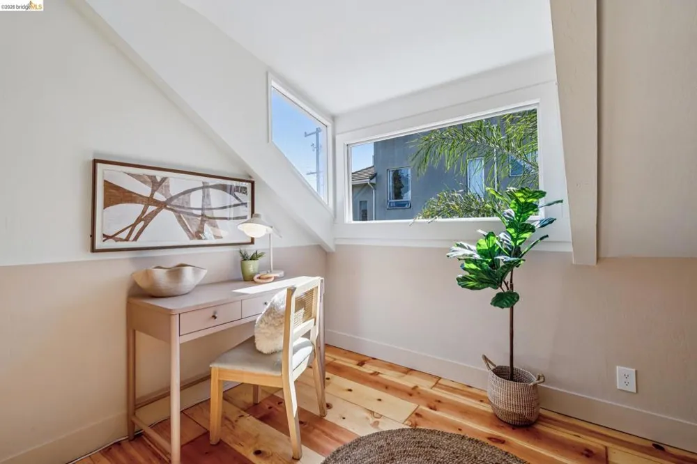 1883 Harmon St Berkeley, CA 94703