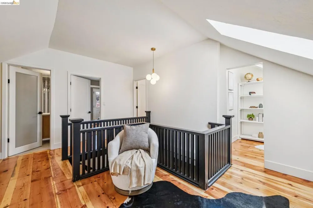 1883 Harmon St Berkeley, CA 94703