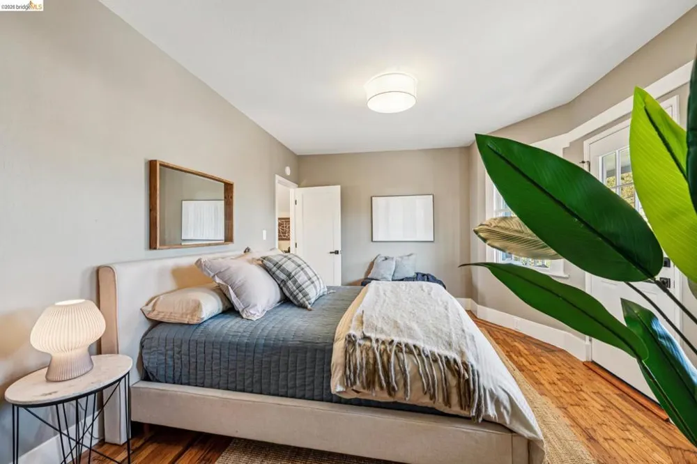 1883 Harmon St Berkeley, CA 94703