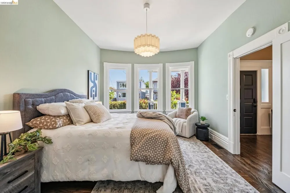 1883 Harmon St Berkeley, CA 94703