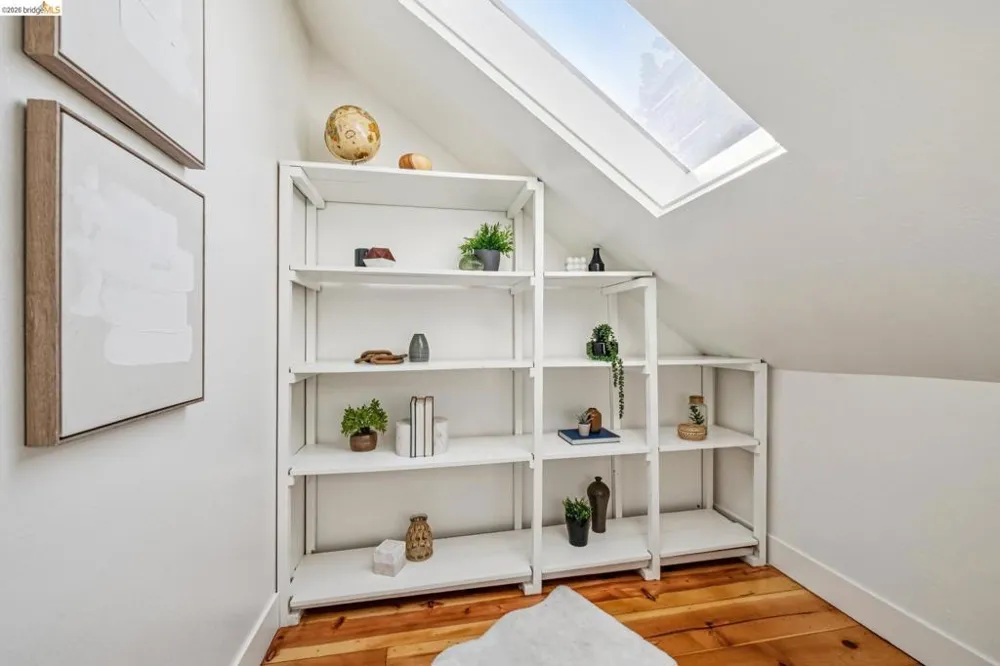 1883 Harmon St Berkeley, CA 94703