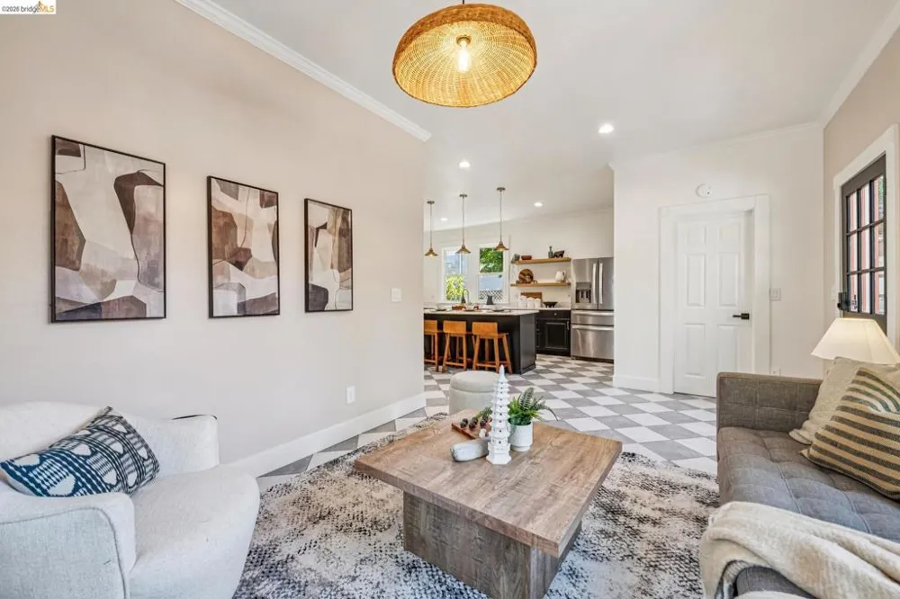 1883 Harmon St Berkeley, CA 94703