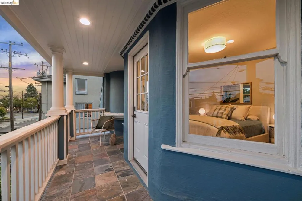 1883 Harmon St Berkeley, CA 94703