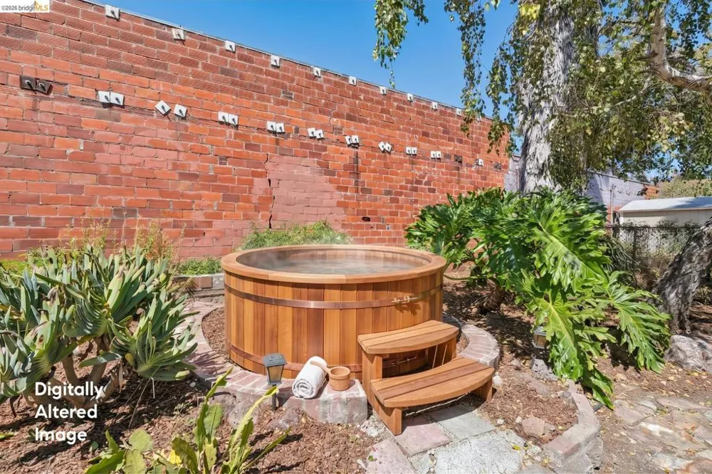1883 Harmon St Berkeley, CA 94703