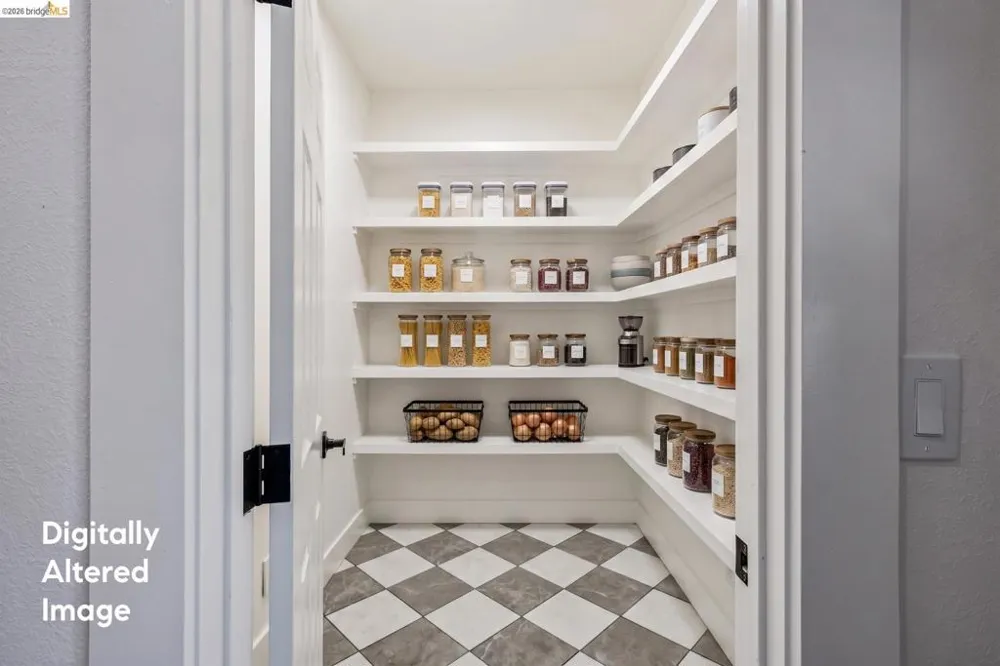 1883 Harmon St Berkeley, CA 94703