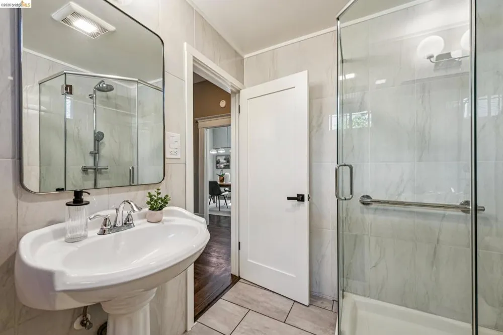 1883 Harmon St Berkeley, CA 94703