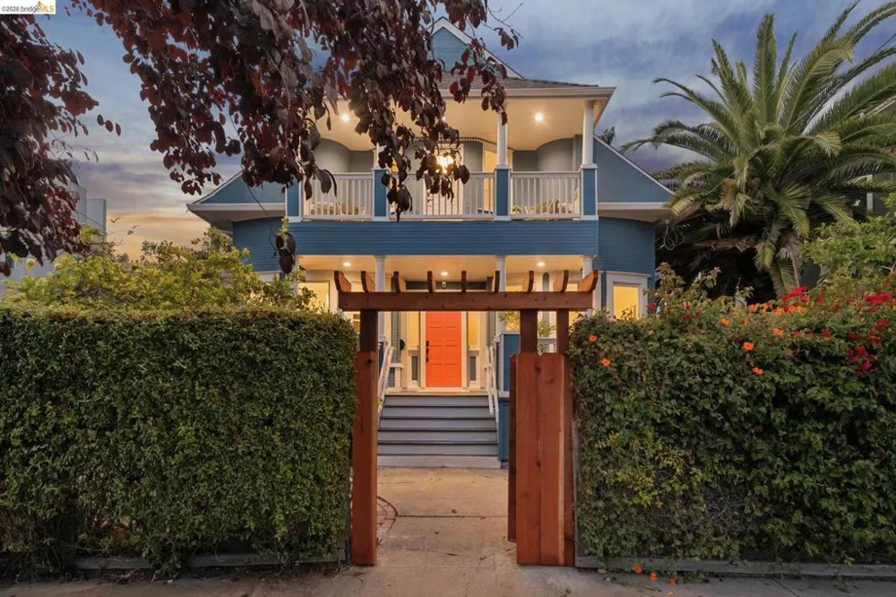 1883 Harmon St Berkeley, CA 94703