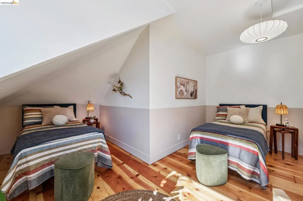 1883 Harmon St Berkeley, CA 94703