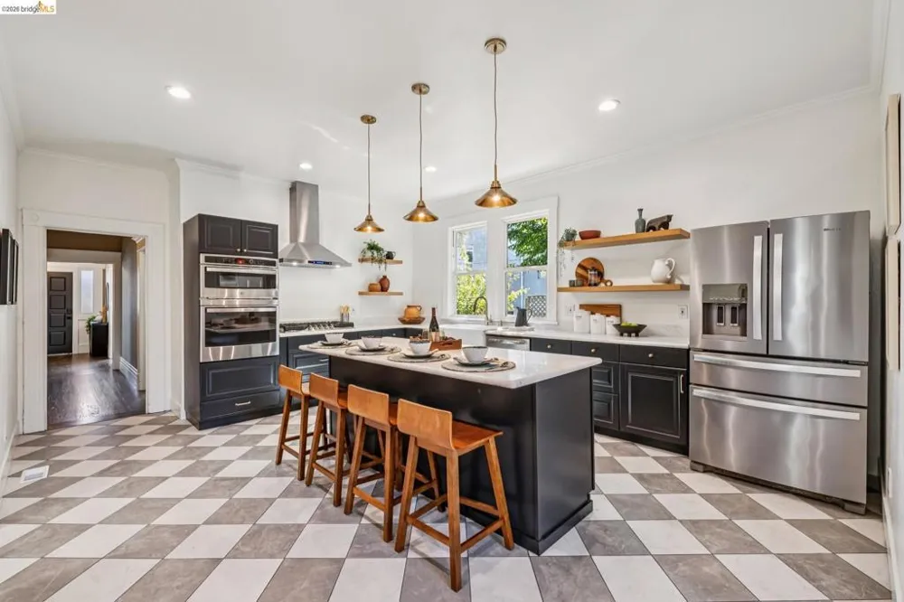 1883 Harmon St Berkeley, CA 94703
