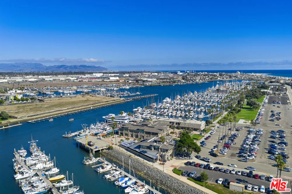 4532 La Brea Street Oxnard, CA 93035