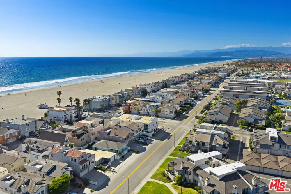4532 La Brea Street Oxnard, CA 93035