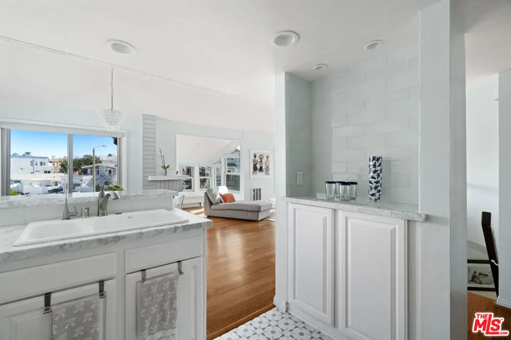 4532 La Brea Street Oxnard, CA 93035