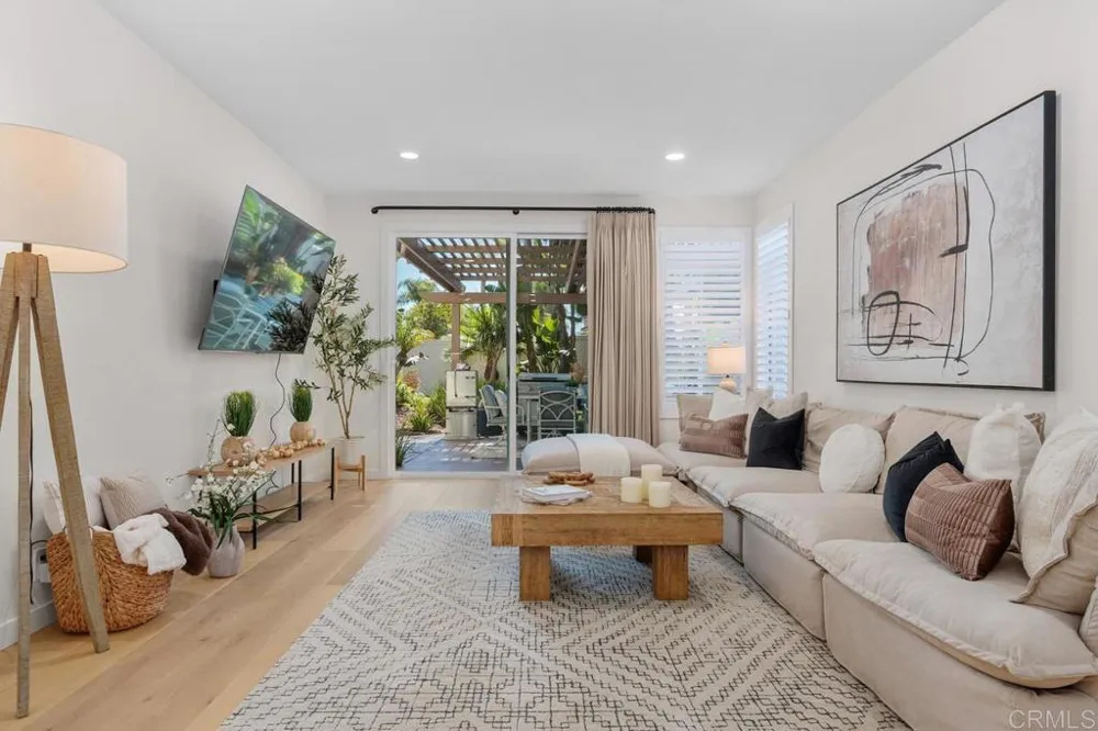 270 Borrego Court Oceanside, CA 92057