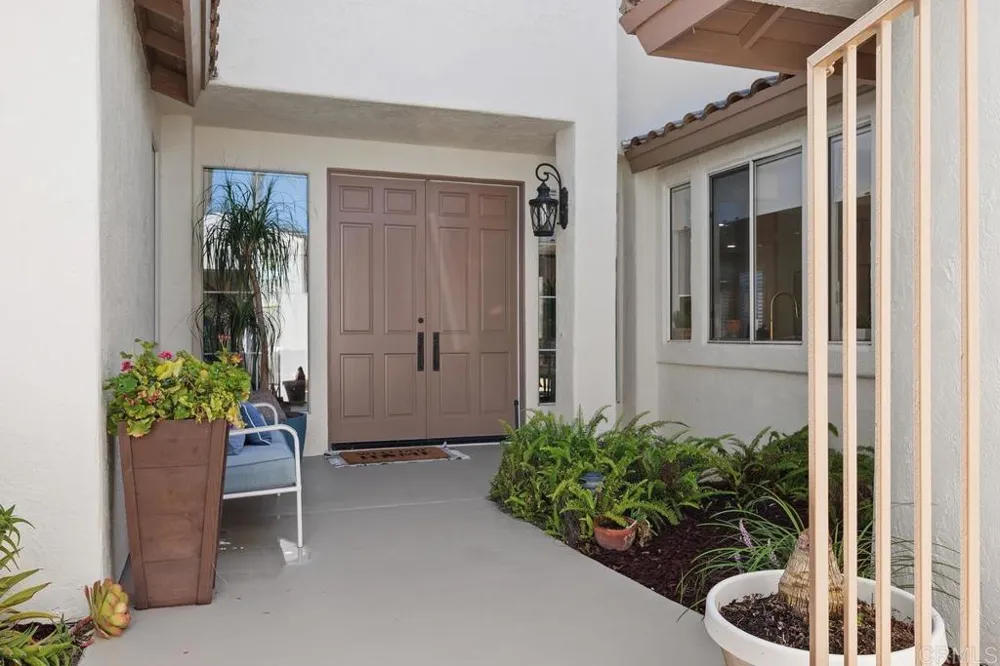 270 Borrego Court Oceanside, CA 92057