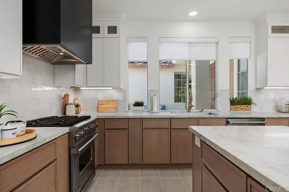 270 Borrego Court Oceanside, CA 92057
