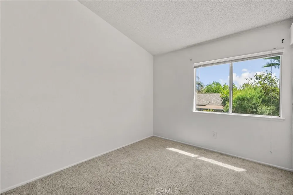 7553 Niagara Fontana, CA 92336