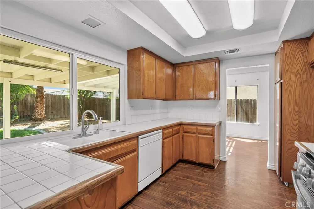 7553 Niagara Fontana, CA 92336