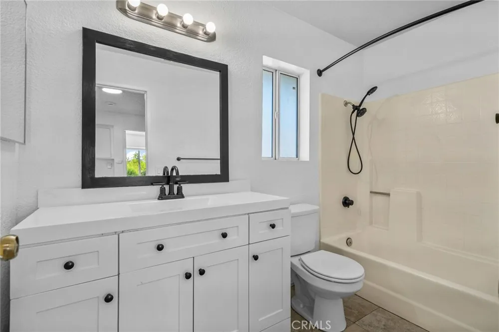 7553 Niagara Fontana, CA 92336