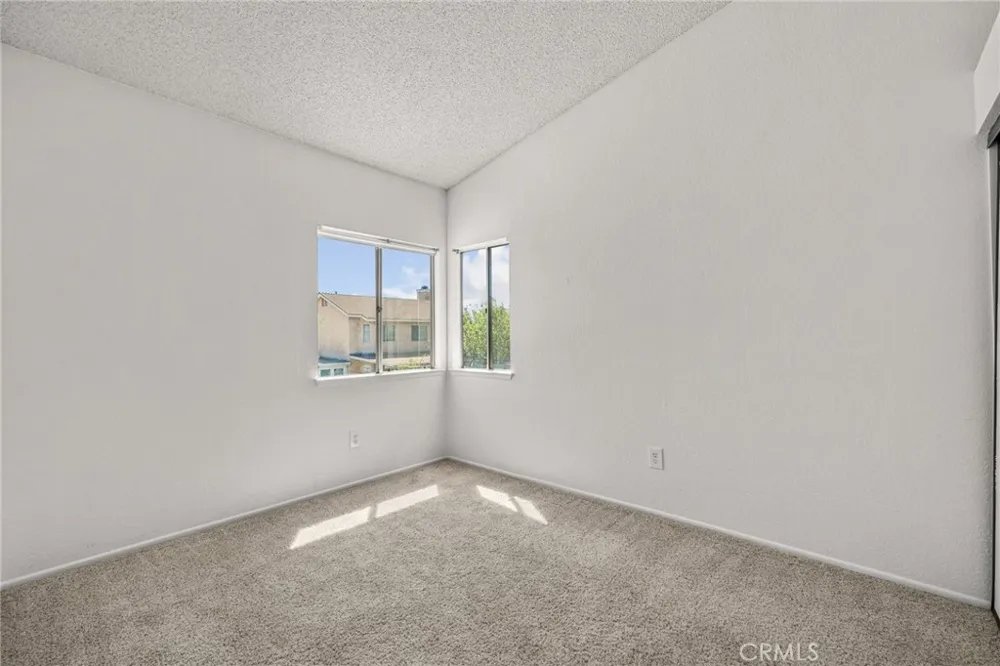 7553 Niagara Fontana, CA 92336