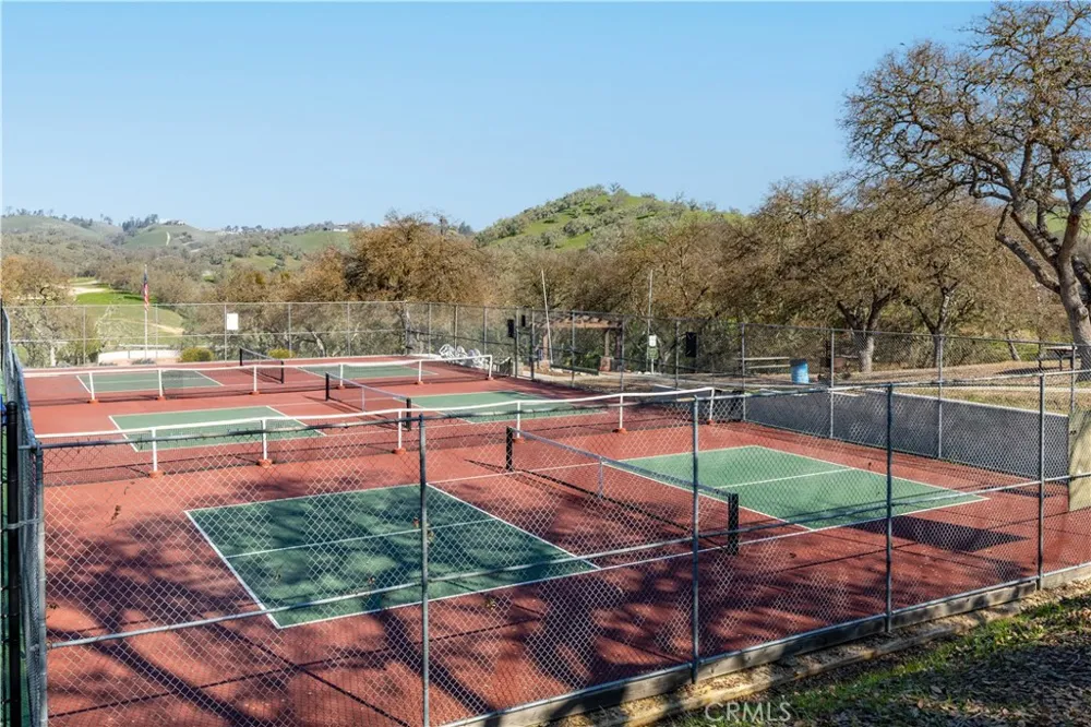 2225 Holly Drive Paso Robles, CA 93446