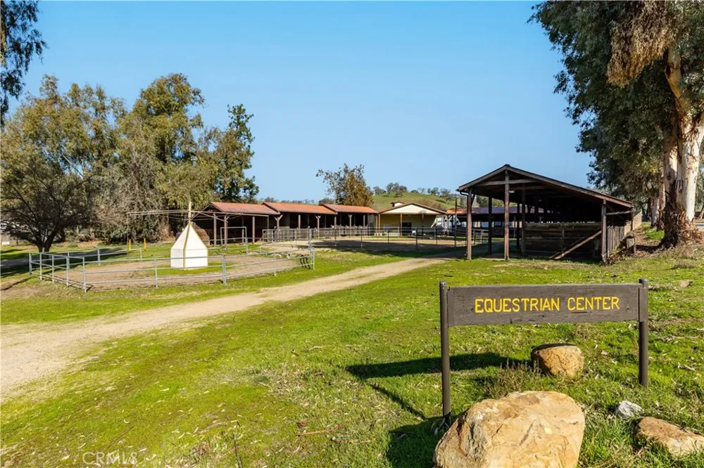 2225 Holly Drive Paso Robles, CA 93446