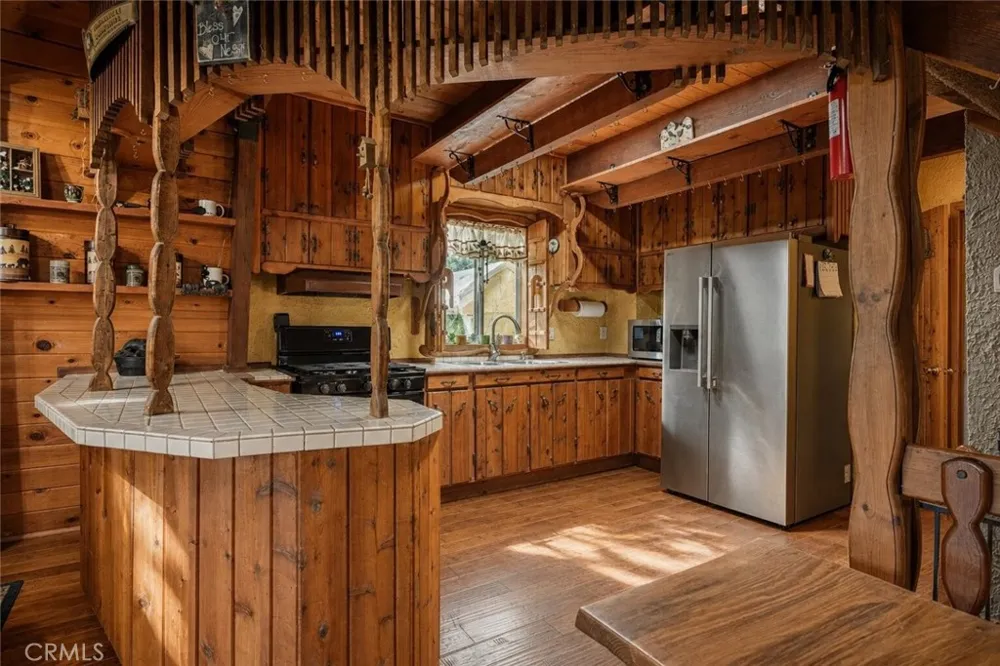 24244 Altdorf Crestline, CA 92325