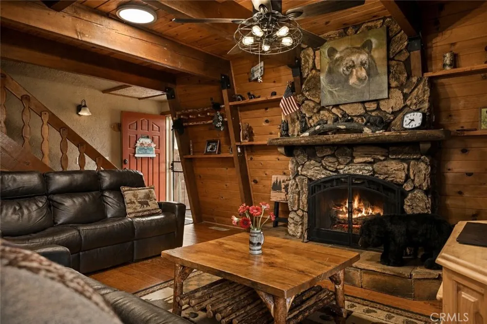 24244 Altdorf Crestline, CA 92325