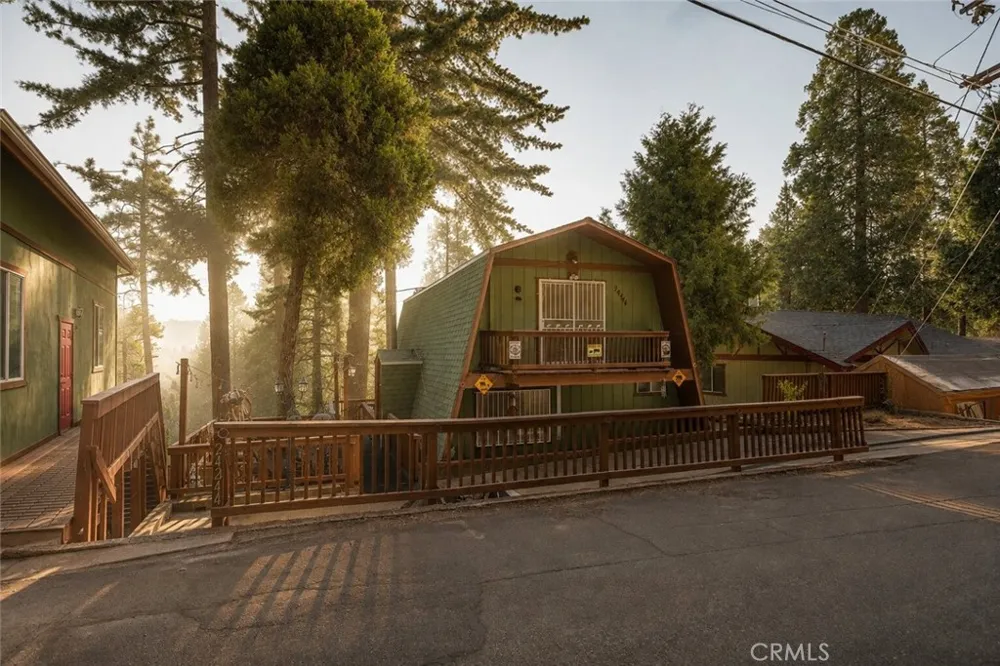 24244 Altdorf Crestline, CA 92325
