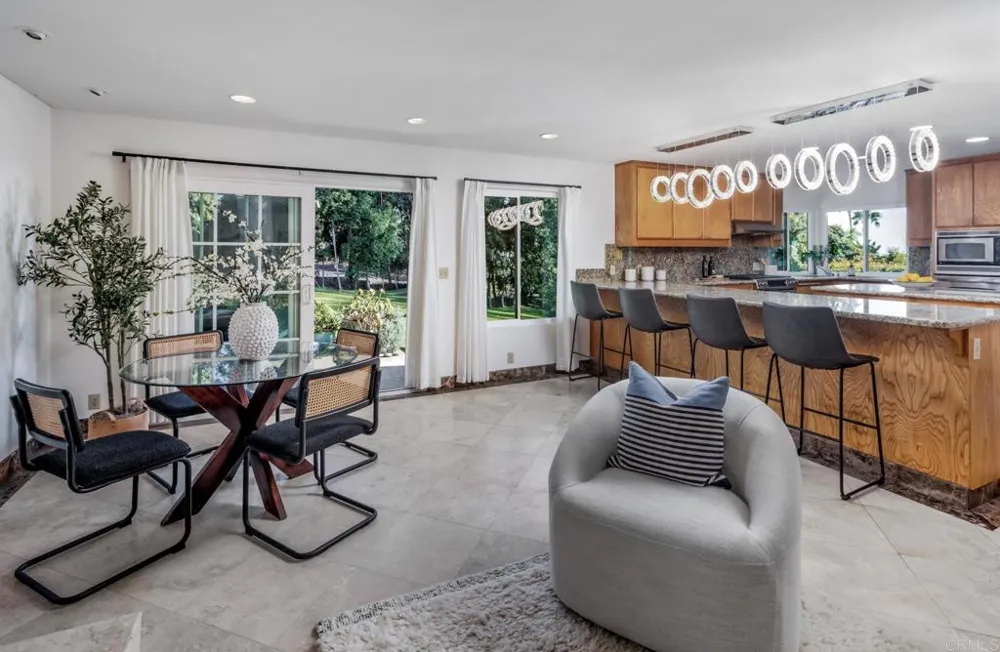 279 Hillcrest Drive Encinitas, CA 92024