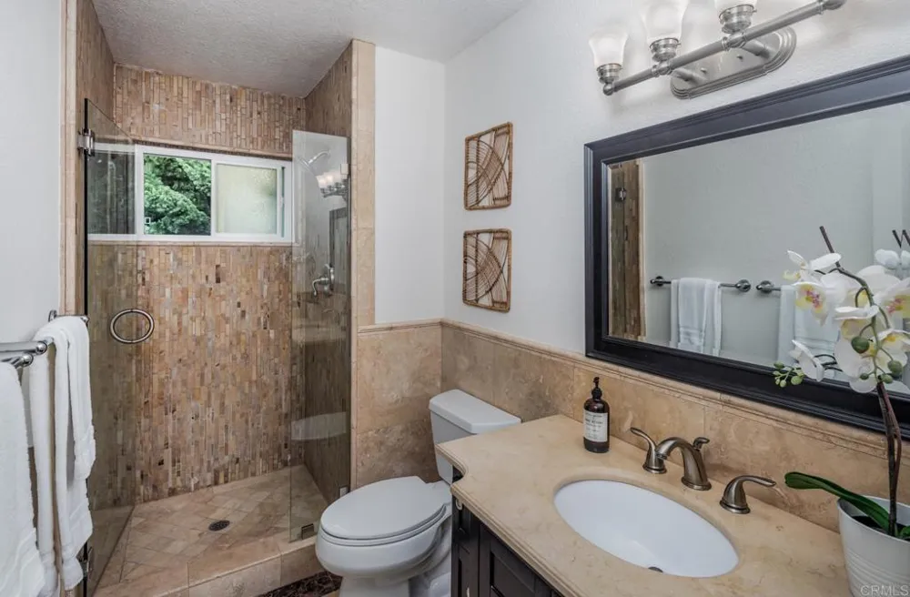 279 Hillcrest Drive Encinitas, CA 92024