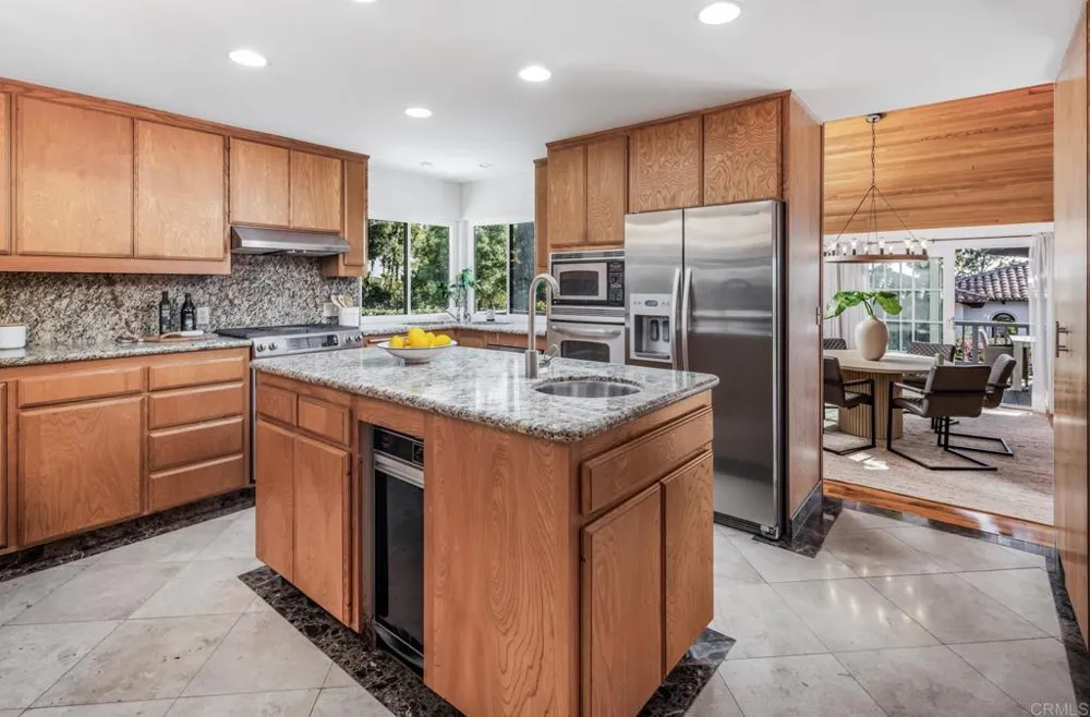 279 Hillcrest Drive Encinitas, CA 92024