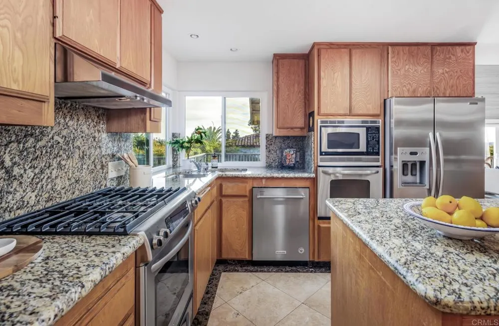 279 Hillcrest Drive Encinitas, CA 92024
