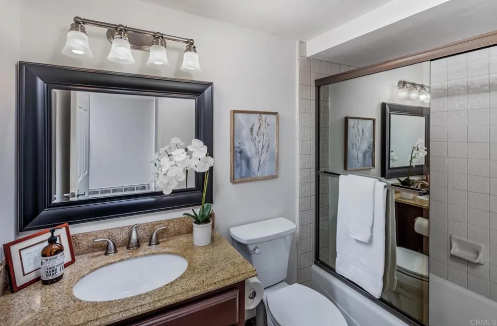 279 Hillcrest Drive Encinitas, CA 92024