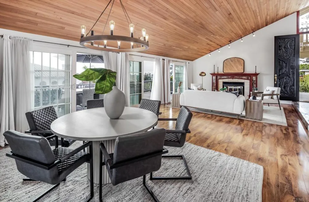 279 Hillcrest Drive Encinitas, CA 92024