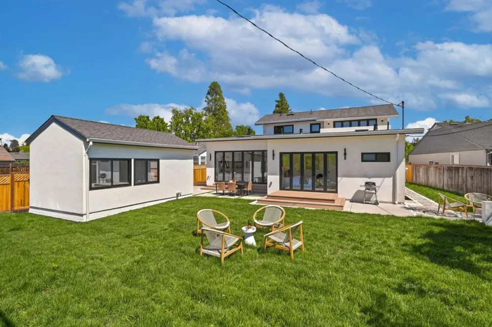 2442 Hampton Avenue Redwood City, CA 94061