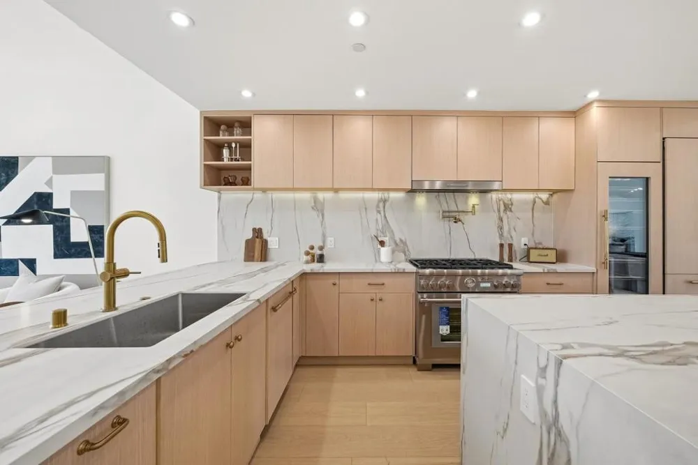 2442 Hampton Avenue Redwood City, CA 94061